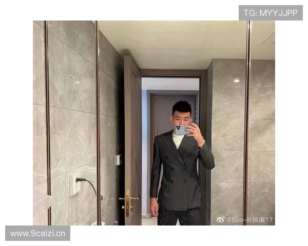 孙铭徽又开始穿得像准备去拍电影了，这生活差距闹哪样